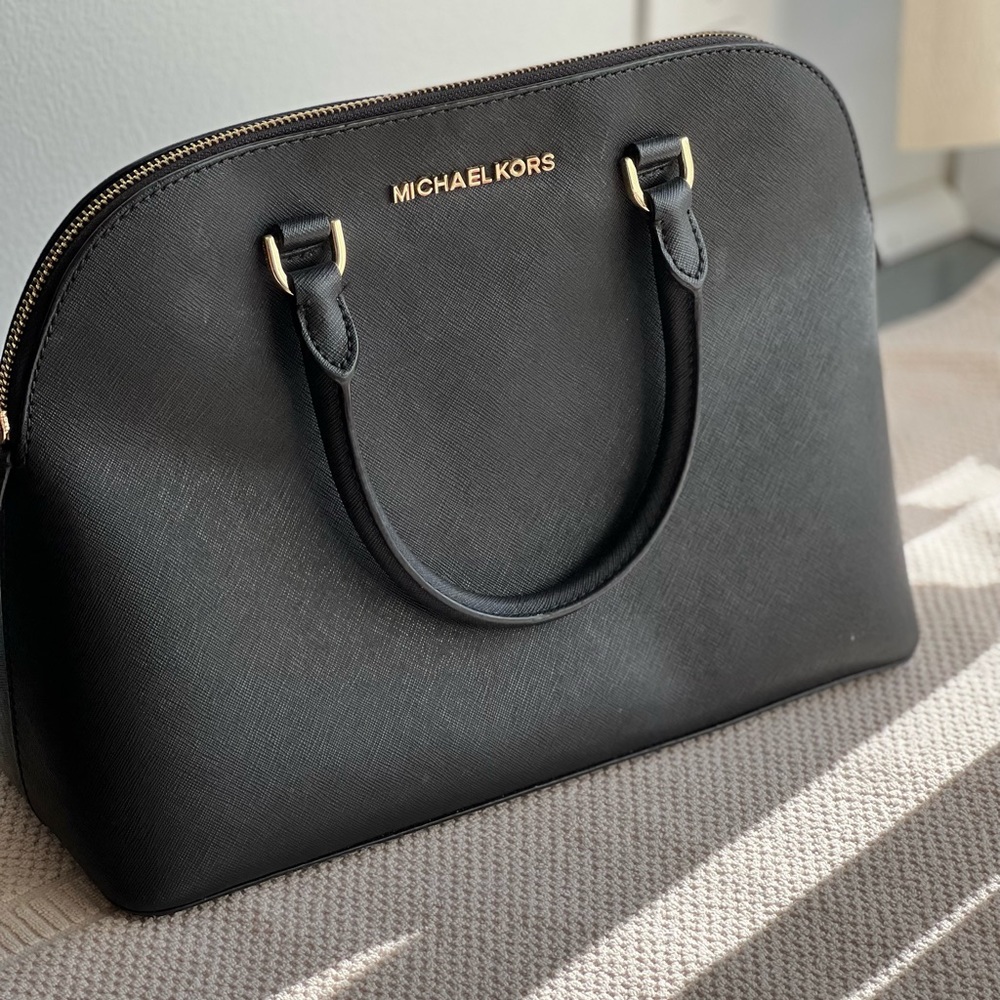 Authentic MICHAEL KORS Cindy Black Medium Dome Women’s Handbag